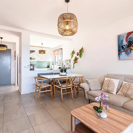 Marylanca - - Double Terrasse - Wifi - Clim - Parking Privé Appartement
